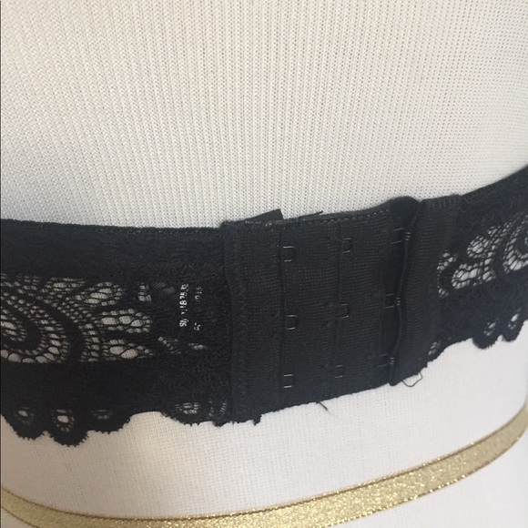 Black Lace Underwire Push Up Bra - Picture 6 of 8